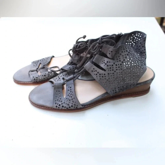Vince Camuto sandals - Picture 2 of 8